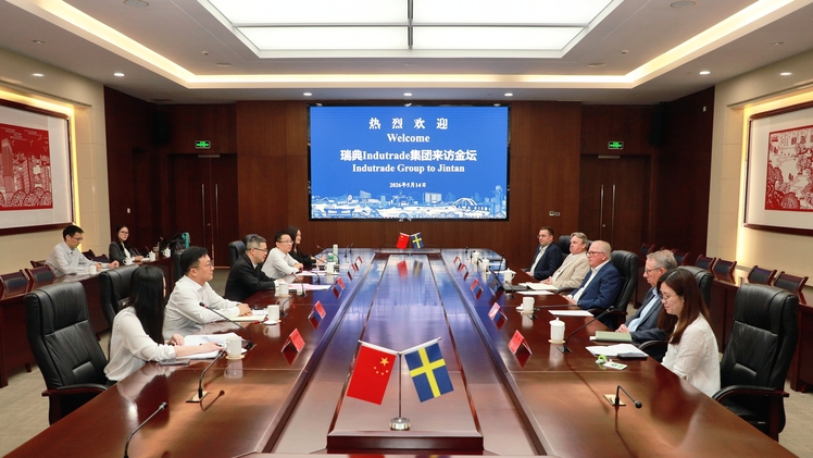 区领导会见瑞典Indutrade集团高管一行
