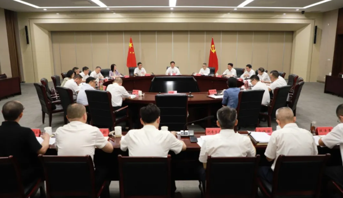 区委理论学习中心组举行学习会